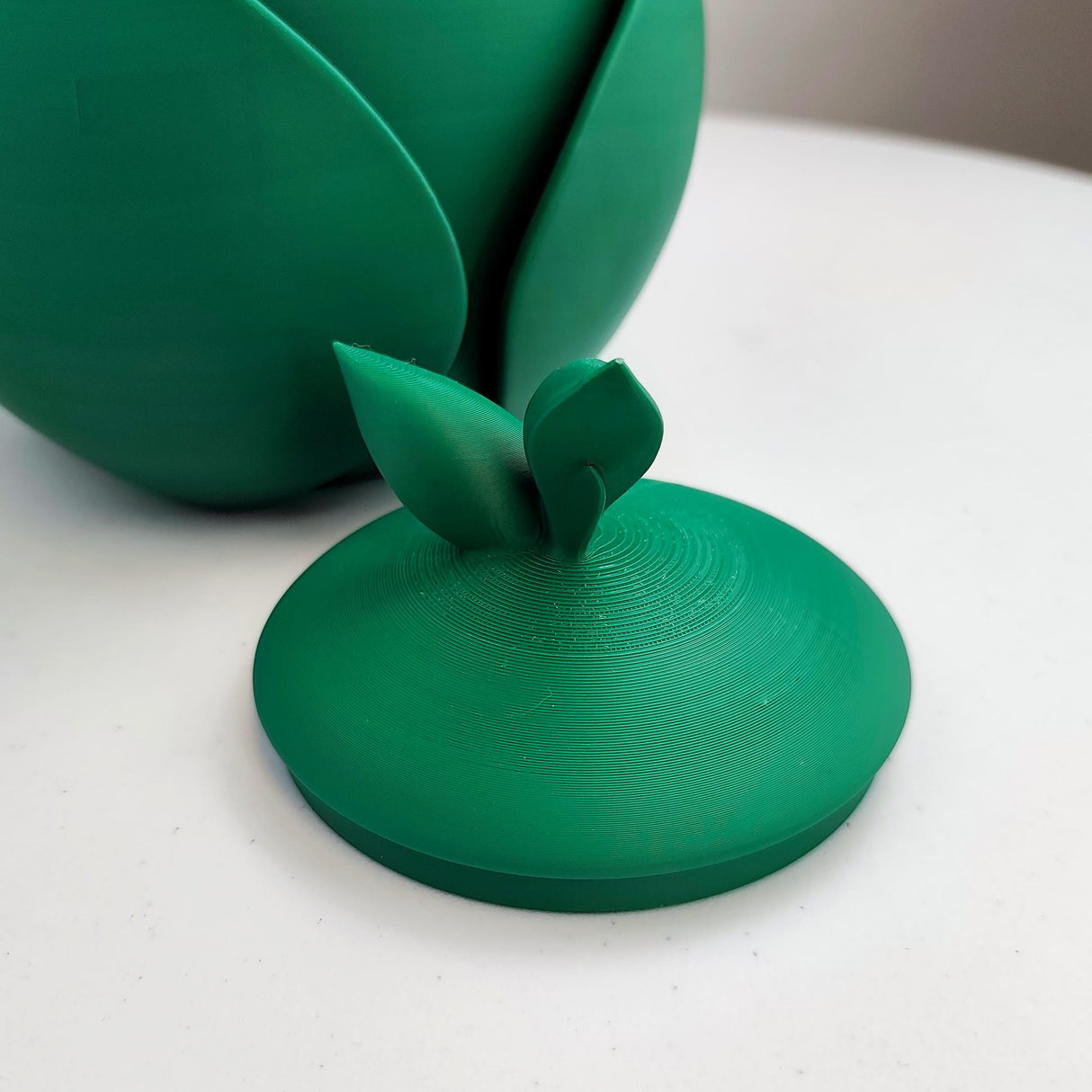 3D Printed Nature-Inspired Pet Cremation Urn with Leaf Design | Organic 3D Printed Memorial Urn for Pets |Modern Botanical Remembrance Decor